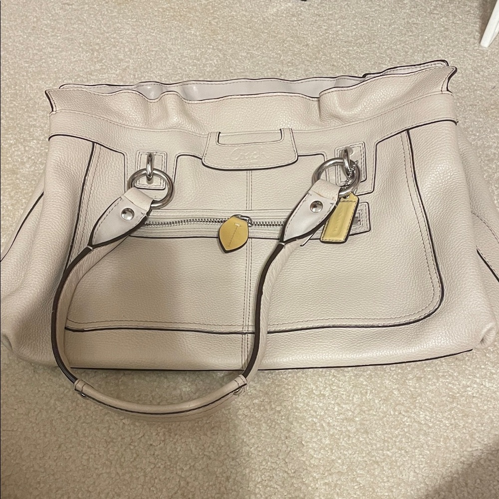 Coach Penelope F14682 Cream Leather Tote Bag Silver Hardware.Very Good Condition